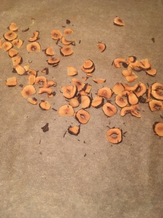 Toasted sliced hazelnuts